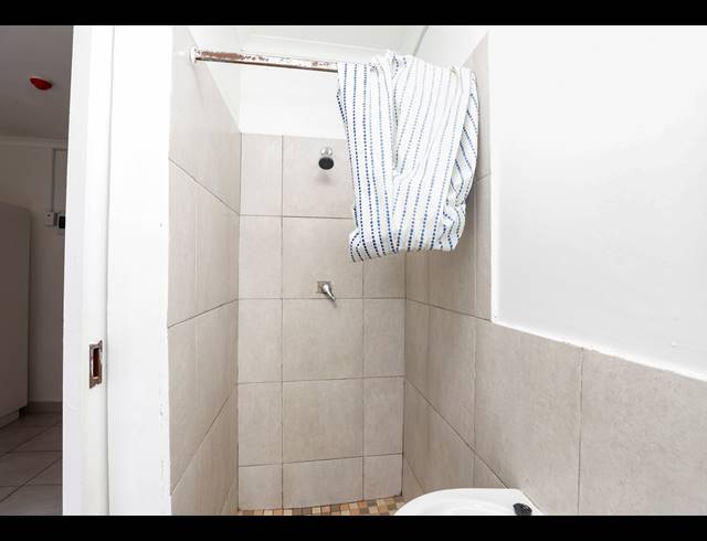 1,800M² APARTMENT BLOCK FOR SALE IN BULWER